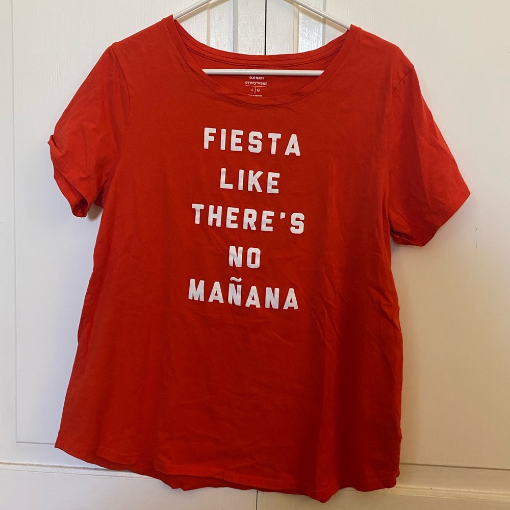 Old Navy t-shirt